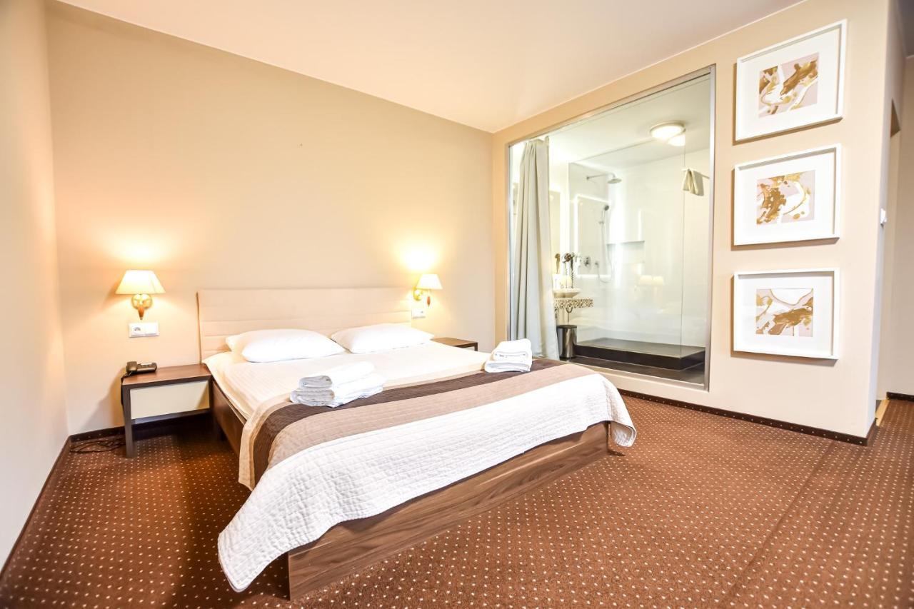 Lesny Dwor Hotel Radom Exterior photo