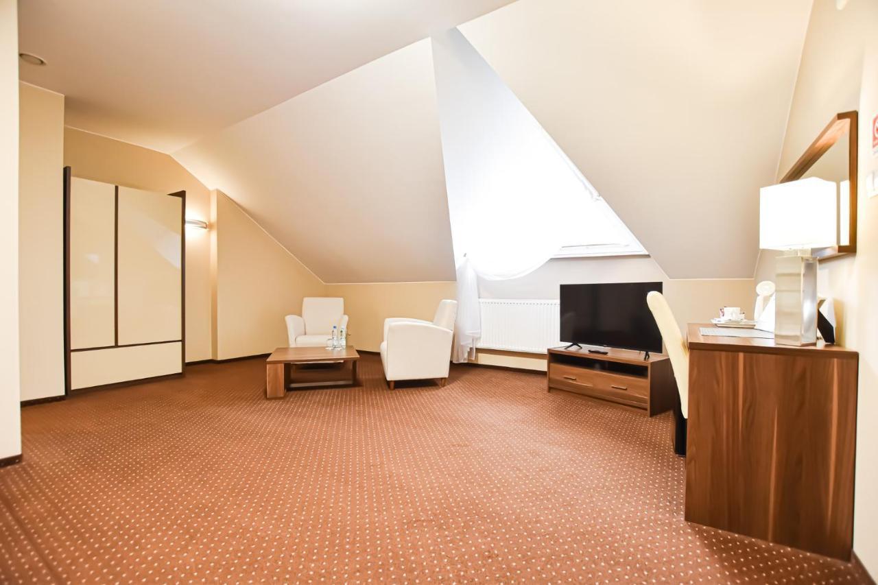 Lesny Dwor Hotel Radom Exterior photo