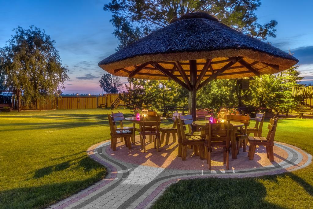 Lesny Dwor Hotel Radom Exterior photo