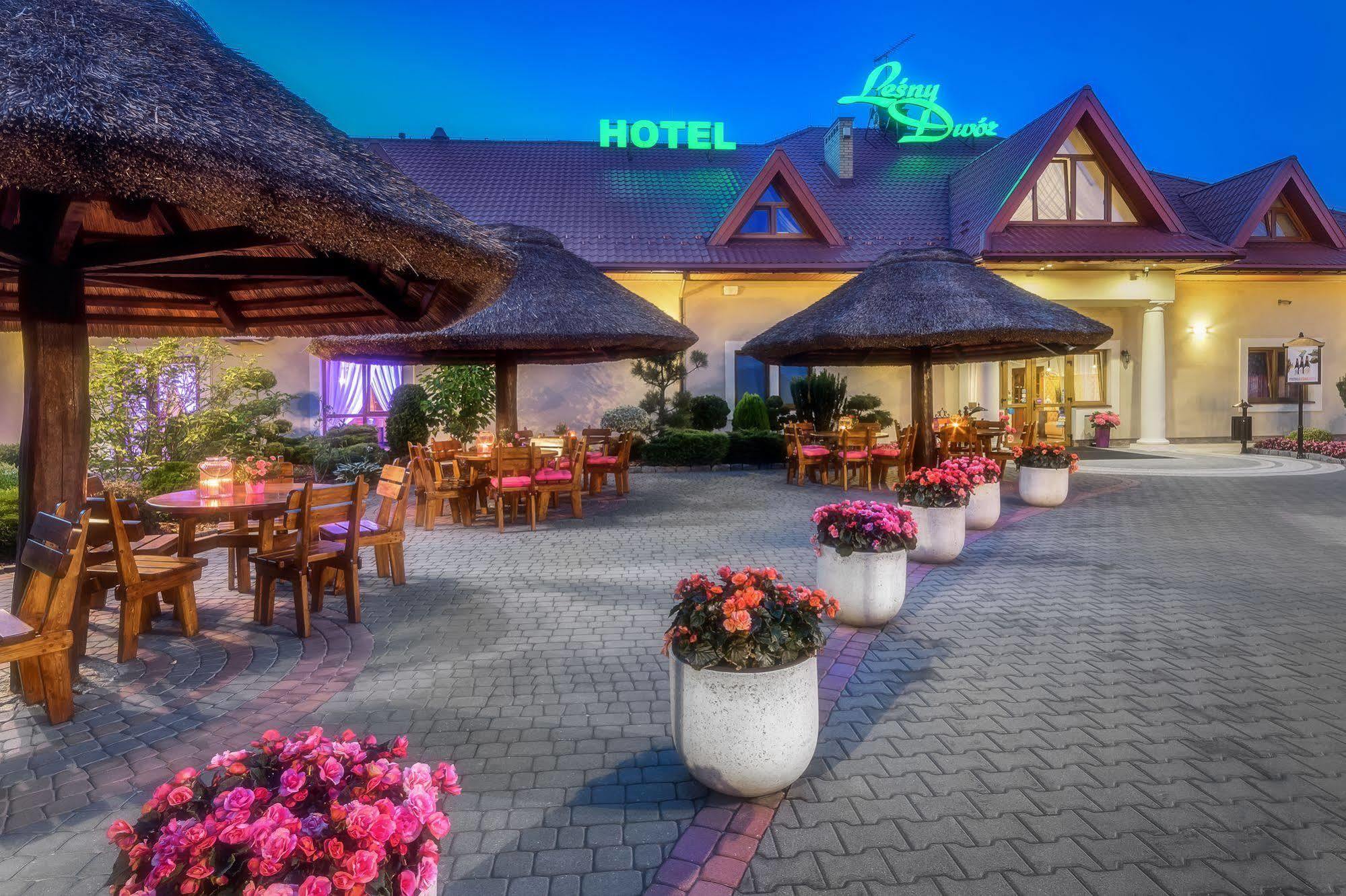 Lesny Dwor Hotel Radom Exterior photo
